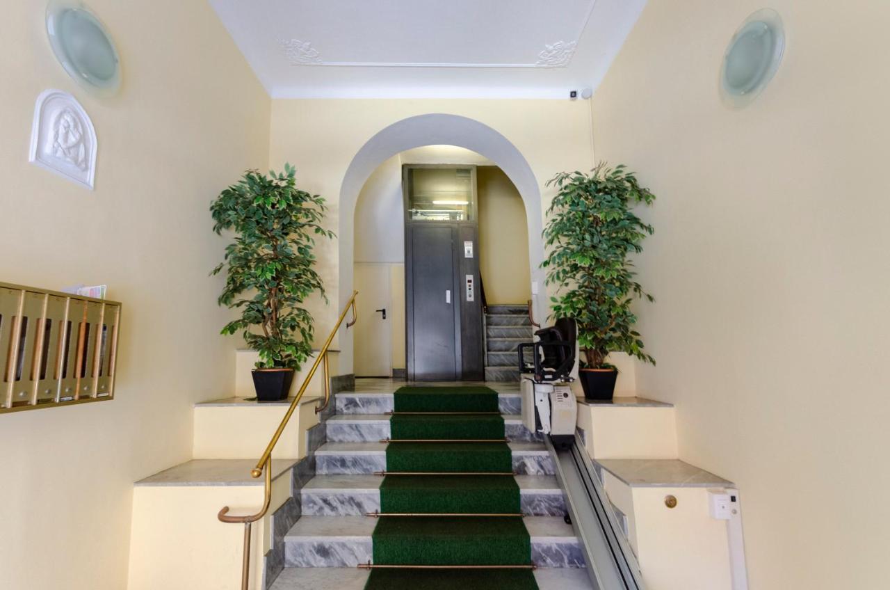 Joivy Spacious Family Apt For 4, In Carignano, Генуя Экстерьер фото