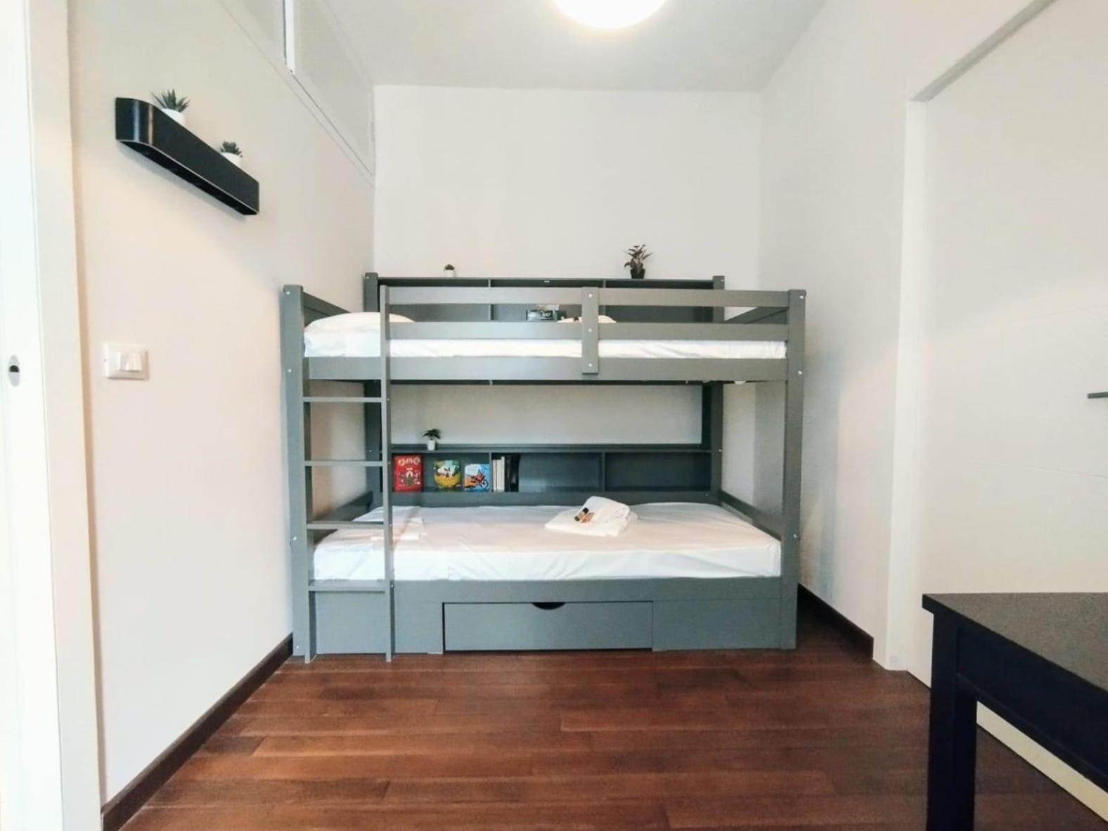 Joivy Spacious Family Apt For 4, In Carignano, Генуя Экстерьер фото